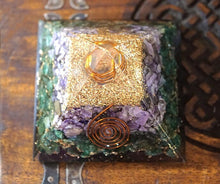 Load image into Gallery viewer, Charoite Orgone Pyramid