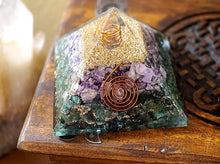 Load image into Gallery viewer, Charoite Orgone Pyramid